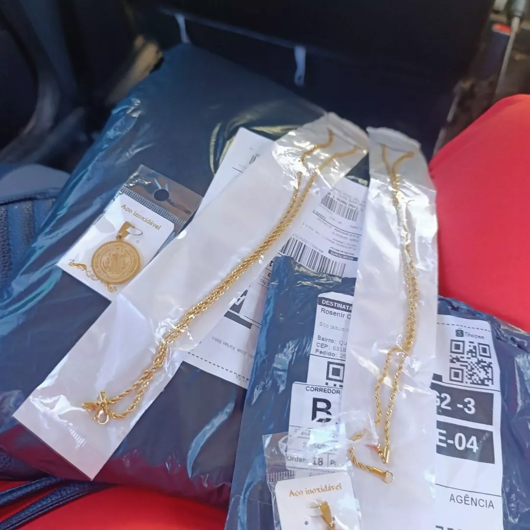 Pedido com correntes de São Bento recebido por Rosane